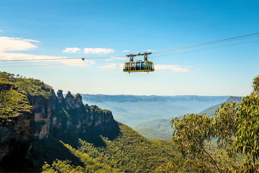 From Sydney: Blue Mountains, Scenic Railway, & Sydney Zoo - Leura: a short break between major sights