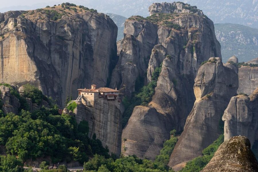 From Thessaloniki: Train Trip to Meteora & Monastery Tour - The 8:00 AM train sets the tone