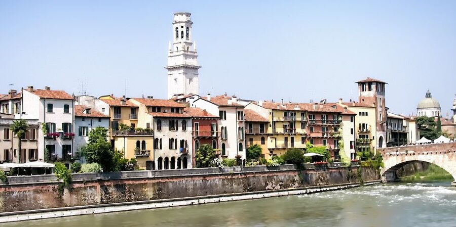 From Venice: Day Trip to Verona by Train with Guided Tour - Ponte Pietra and the Adige River