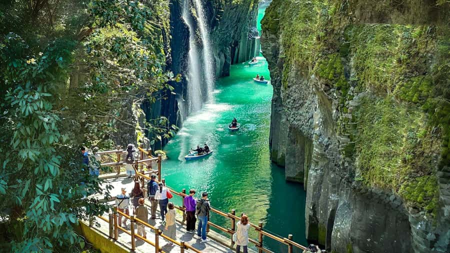 Fukuoka: Takachiho Gorge & Scenic Railway One Day Tour - Walking into Takachiho Gorge
