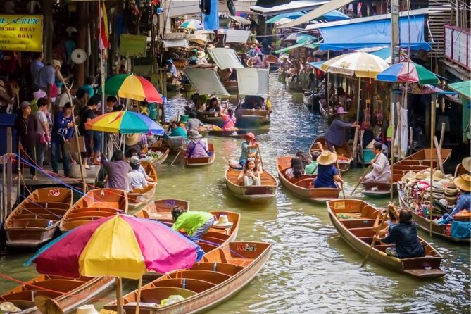 Full-Day Floating Market and Maeklong Railway Market Private Tour from Bangkok - A Thai lunch between market visits