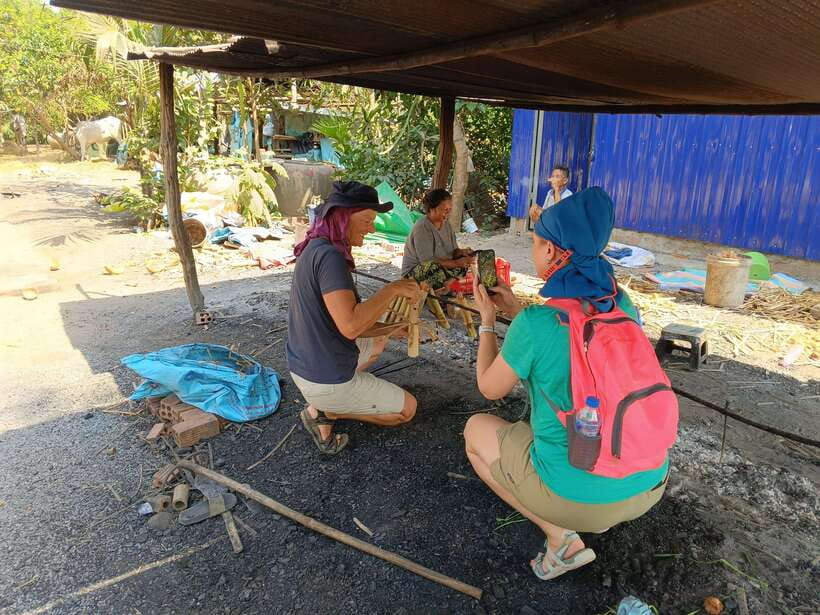 Full-day: Handicraft, Bamboo train, Killing cave, Bat Cave - What the $15 price really covers