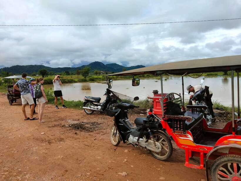 Full-day: Original bamboo train, Wat Banan, Phnom Sampov - Sunset at the Bat Cave