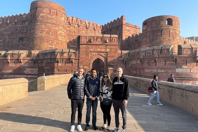 Full Day Private Taj Mahal Tour by Superfast Train from Delhi - A hotel buffet breaks up the sightseeing