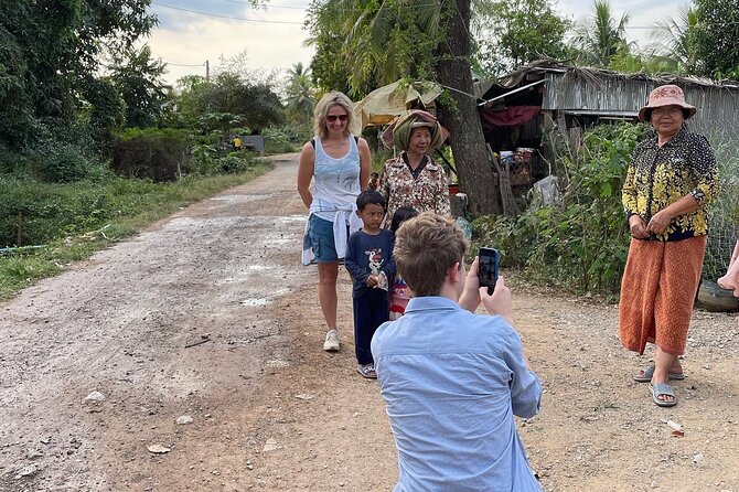 Full day tour by bicycle & tuk tuk,bamboo train,bat cave,villages - Phnom Sampov, the killing cave, and the bat flight