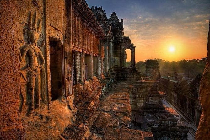 Full Day Tour from Siem Reap - Bamboo Train, Killing Cave & Sunset - Visiting the Killing Cave and Phnom Sampeau