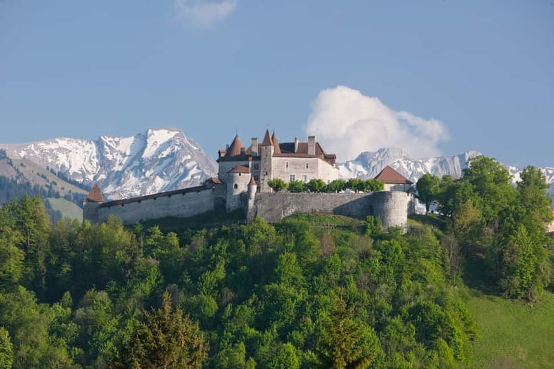Geneva: Gruyères Tour with Chocolate, Cheese & Golden Train - One hour in the medieval village of Gruyères