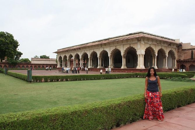 Golden Triangle 2-Day Tour to Taj Mahal, Agra and Jaipur from Delhi by Rail - Two hours at the Taj Mahal