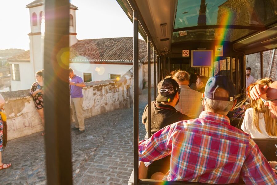 Granada City Train 1 or 2-Day Hop-On Hop-Off Ticket - Alhambra and Puerta de la Justicia