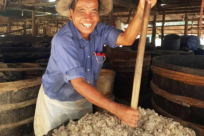 Grand Tour-Ek Phnom. Baset. Bamboo Train. Wat Banan. Phnom Sampov - Wat Banan and its 358-step climb