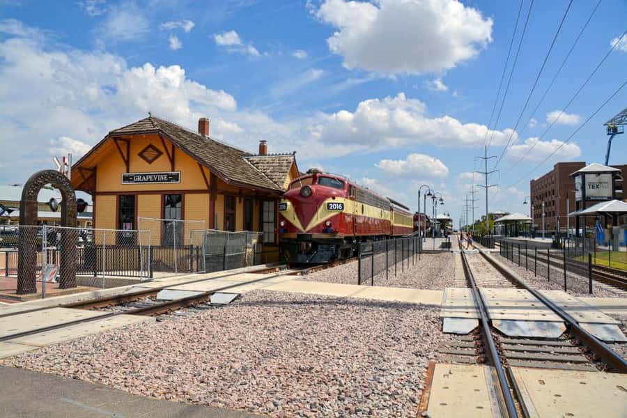 Grapevine: Cotton Belt Route Vintage Railroad Tour - Check-in at Grapevine and the long ride south