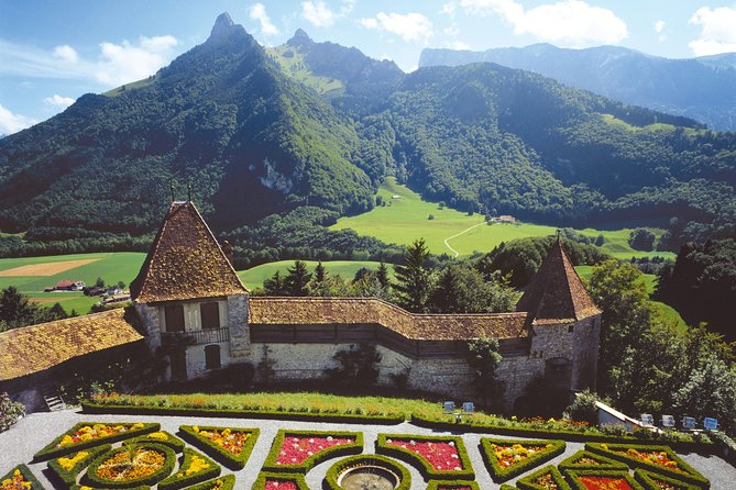 Gruyères Tour from Geneva With Train, Chocolate and Cheese - What the guides add to the day
