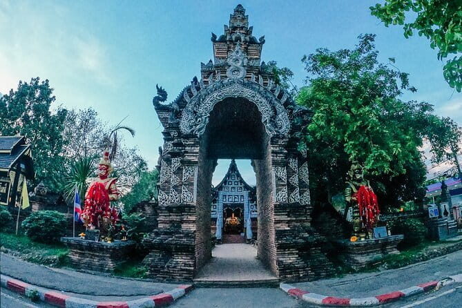 Guided Chiang Mai City Night Tour by EV Tram - Wat Lok Molee brings a different mood