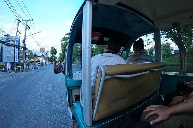Guided Chiang Mai City Night Tour by EV Tram - Wat Chiang Man and Chiang Mai’s earliest temple traditions