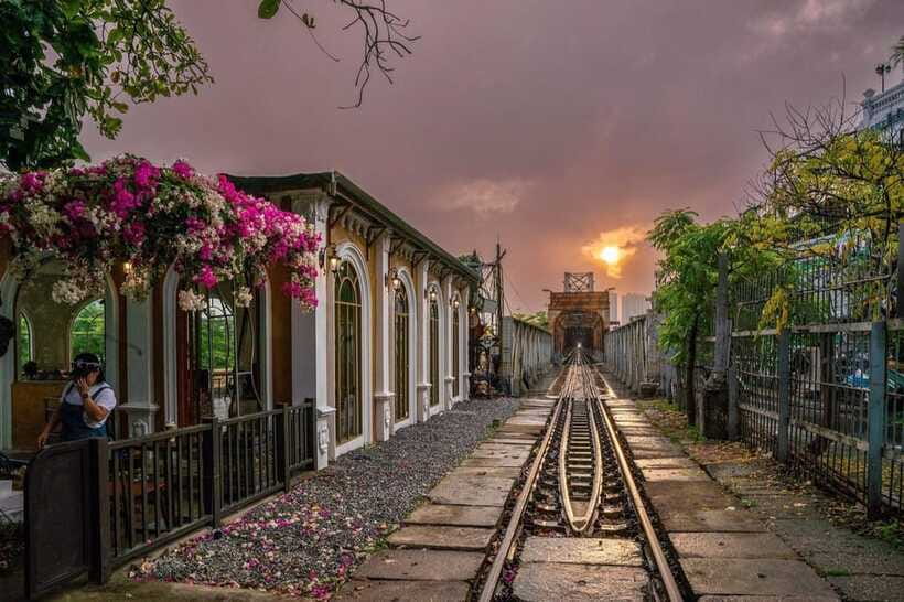Guided Food Tour with Train Street - Booking flexibility and practical limits