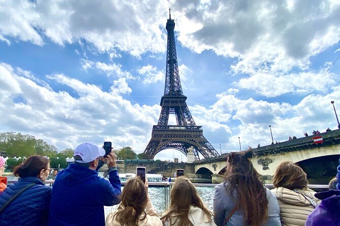 Guided Paris Day Trip from London by Train with Seine Cruise - Starting at St Pancras before sunrise