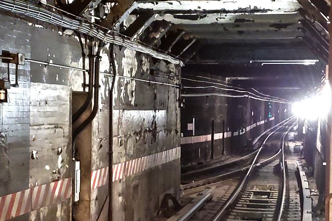 Guided Private Underground New York Subway Tour - A subway tour that explains how New York grew