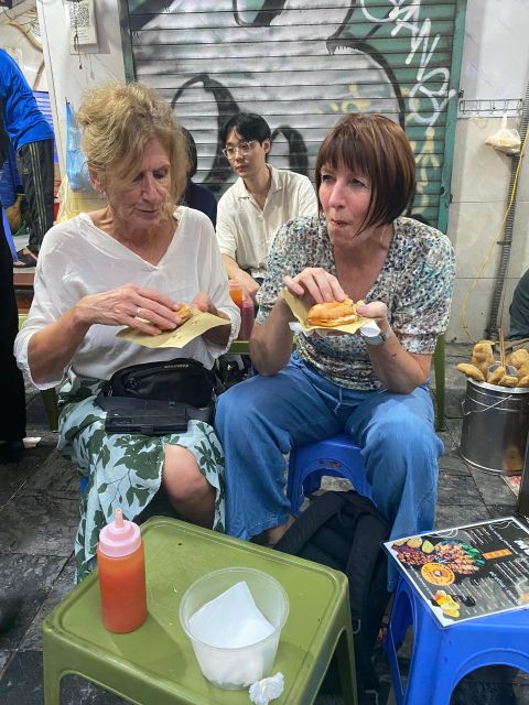 Ha Noi Street food Tour with Train street - Hanoi-style banh mi