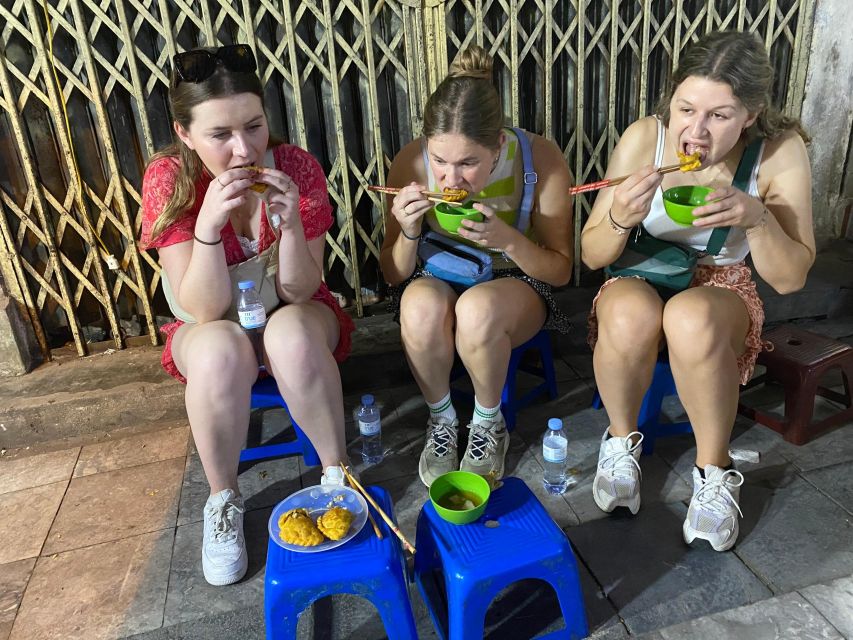 Ha Noi Street food Tour with Train street - A beer corner in the Old Quarter