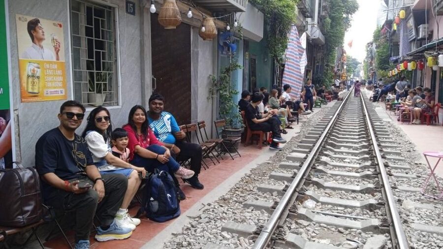 Ha Noi Street food Tour with Train street - Banh cuon with dipping sauce