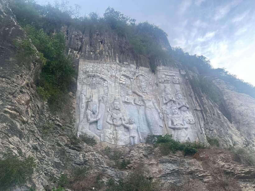 Half-day swing bridge, bamboo train, batcave & Killing cave - Phnom Sampov’s Killing Cave and Cambodia’s painful past