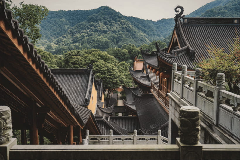 Hangzhou Private Day Trip by Bullet Train from Shanghai - A local lunch in Hangzhou