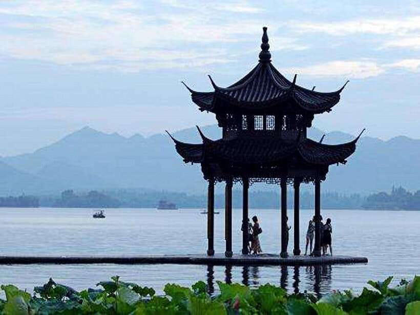 Hangzhou Private One Day Trip from Shanghai by Bullet Train - What the private format adds