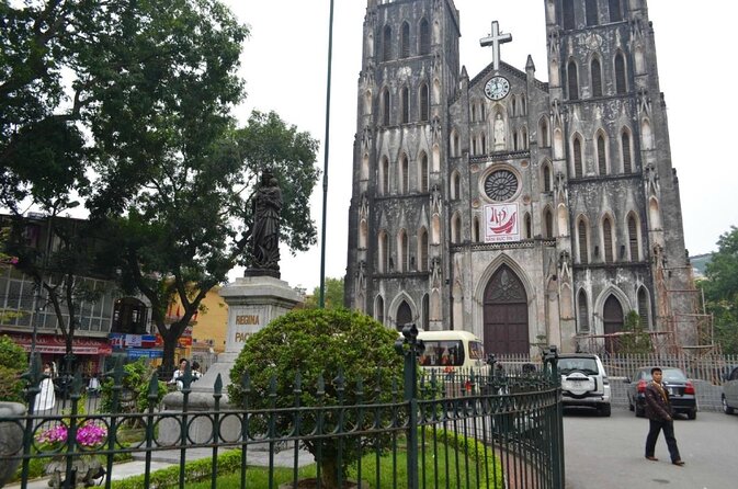 Hanoi: 7 Tasting Street Food Walking Tour and Train Street - Key points before you book