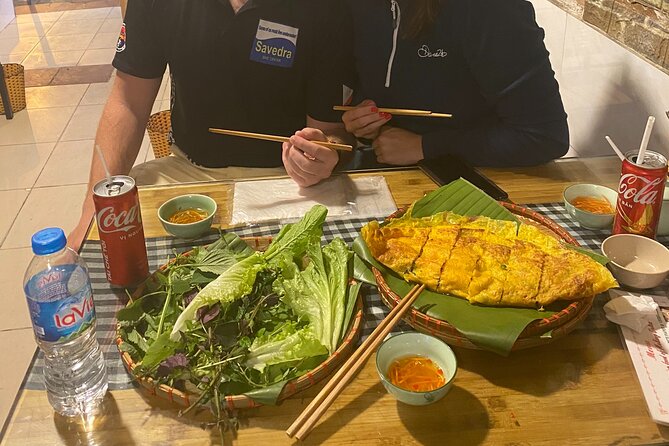 Hanoi: 7 Tasting Street Food Walking Tour and Train Street - Seven dishes, seven chances to find a favorite