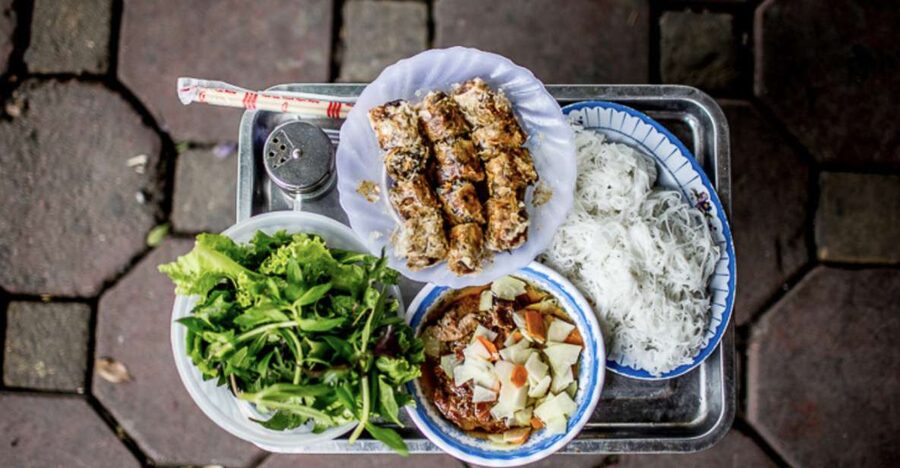 Hanoi: 7 Tastings Street Food Tour with Train Street - Bun cha brings Hanoi to the table