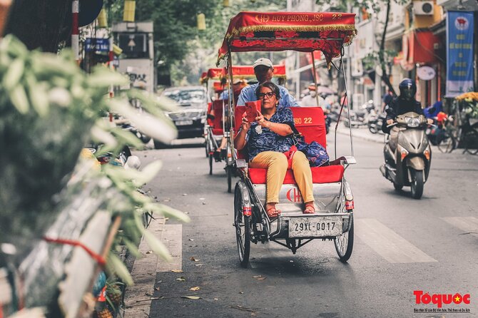 Hanoi: Bat Trang Pottery class & Train Street Private Tour - Egg coffee and the Train Street stop