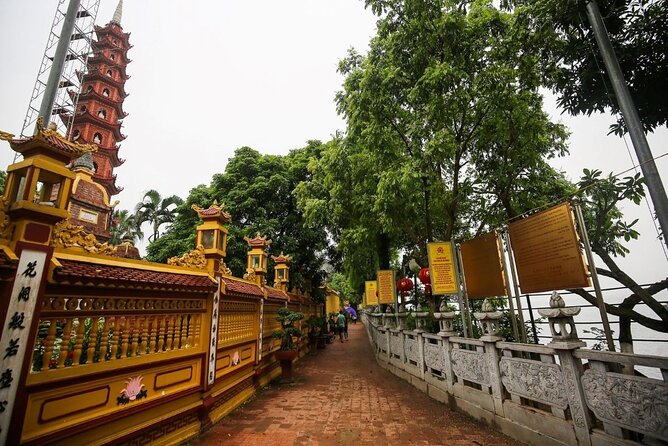 Hanoi City Half-Day Private Tour: Train Street And All Highlights - Ho Chi Minh’s Mausoleum requires an early start