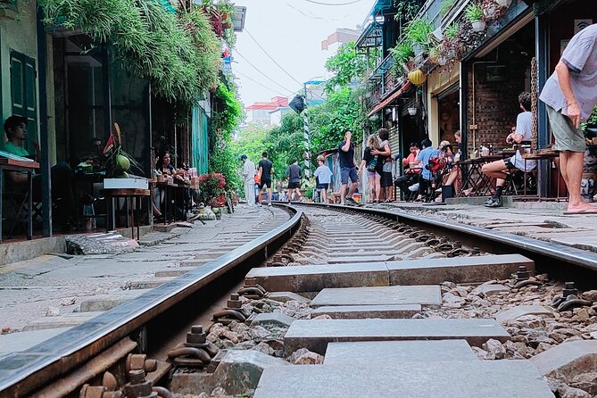 Hanoi city tour and drinking beside railway- group tour - Who should book this Hanoi tour?