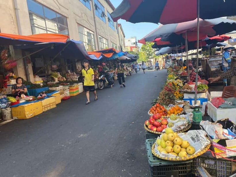 Hanoi City Tour: Private Half-Day & Train Street Visit - Hanoi Train Street and the wait for the tracks