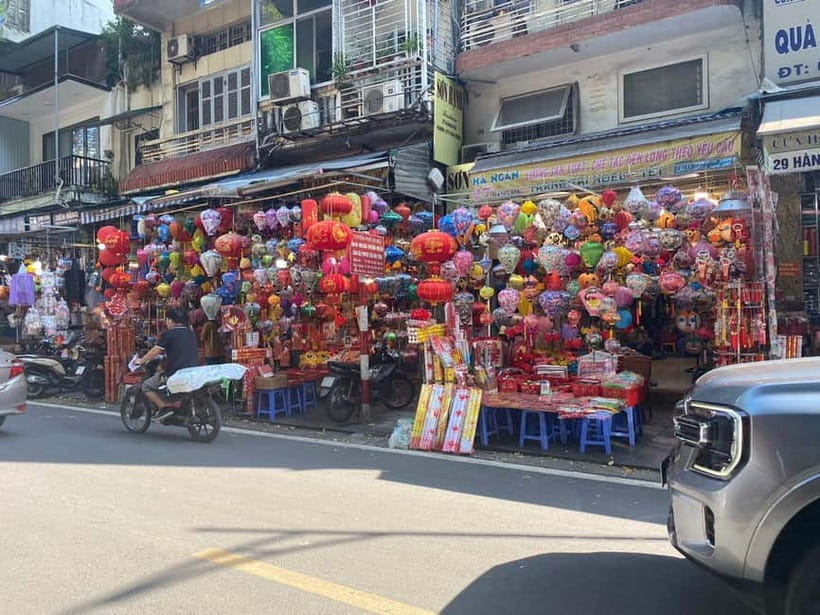 Hanoi City Tour: Private Half-Day & Train Street Visit - Long Bien Station and the red river crossing