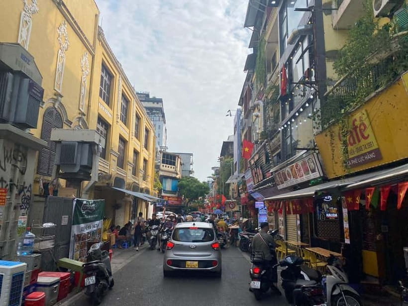 Hanoi City Tour: Private Half-Day & Train Street Visit - Ho Chi Minh Mausoleum and One Pillar Pagoda