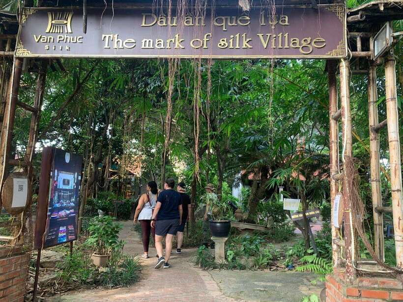 Hanoi Craft Village: Conical Hats, Incense, and Train Street - Who should book this Hanoi craft tour?