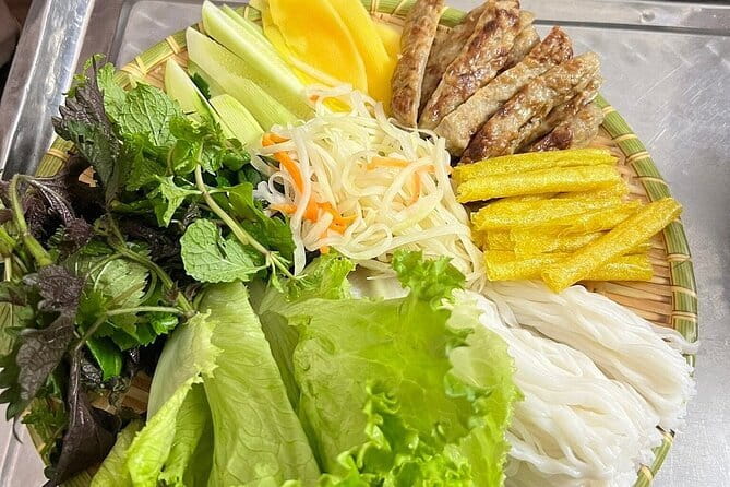 Hanoi Customized Street Food Walk with Train Street Experience - Starting at Hoan Kiem Lake and Craft Viet41
