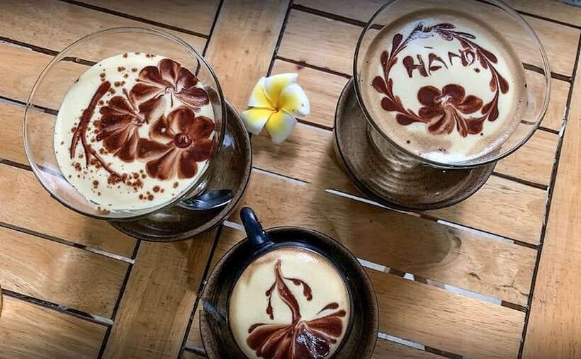 Hanoi: Guided Food Tour with Train Street Visit - Banh mi and Kem Xôi keep the route varied