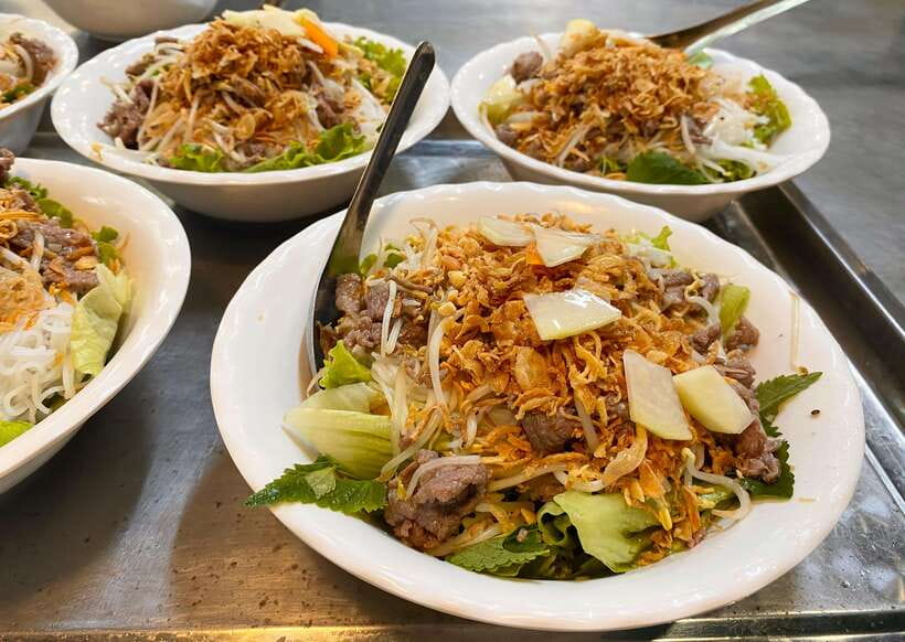 Hanoi: Guided Street Food Tour with Train Street Experience - Key points to know before booking