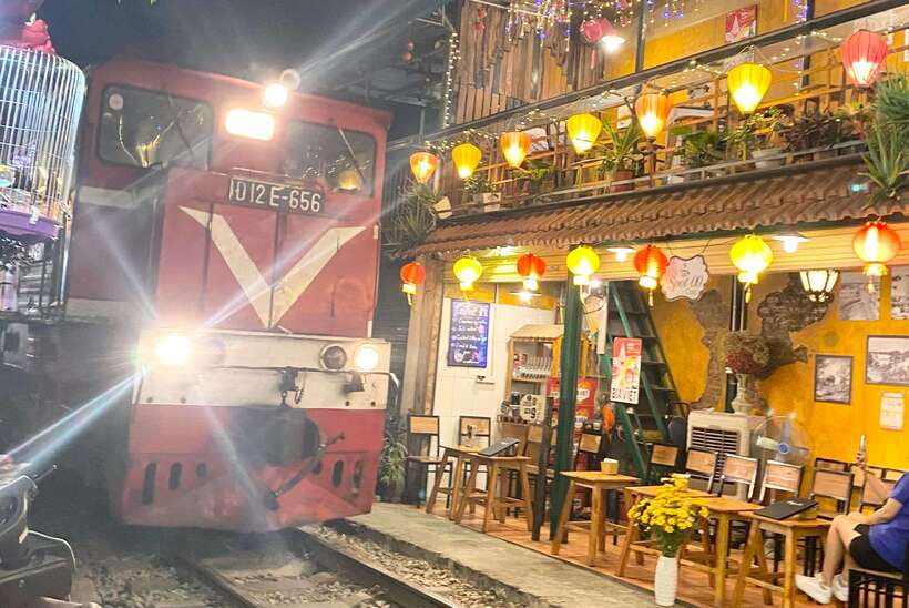 Hanoi: Guided Street Food Tour with Train Street Experience - Hanoi food first, Train Street second