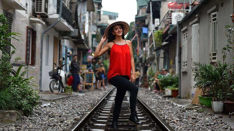 HANOI: MOTORBIKING TO TRAIN STREET & STREET FOOD TASTING - At a glance