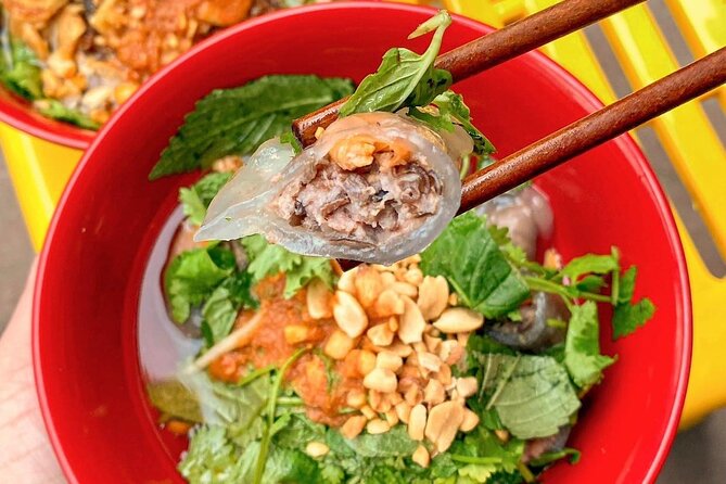 Hanoi Old Quarter Food Tour with Train Stress Visit - Starting with Hanoi’s most familiar bowl, phở