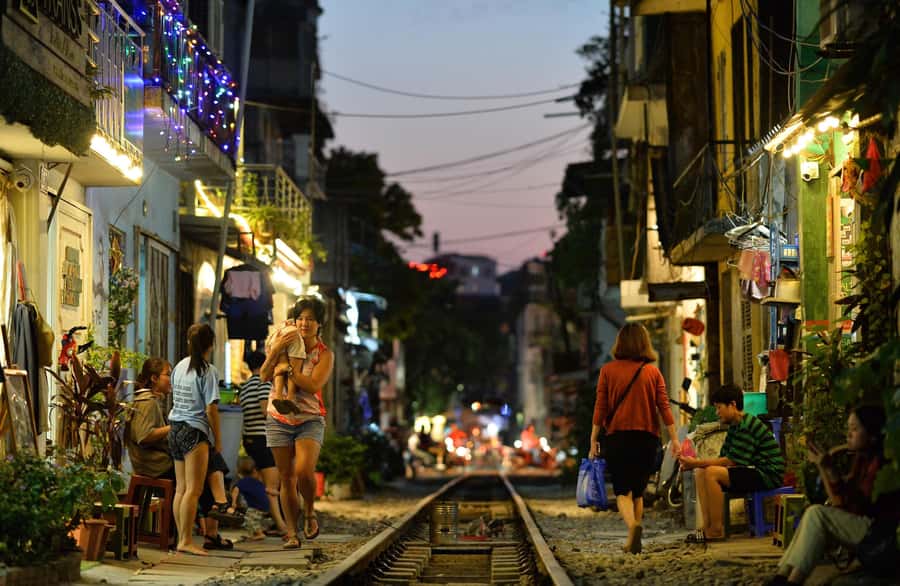 Hanoi: Private Old Quarter Walking Tour with Train Street - Dong Xuan Market and the practical side of Hanoi