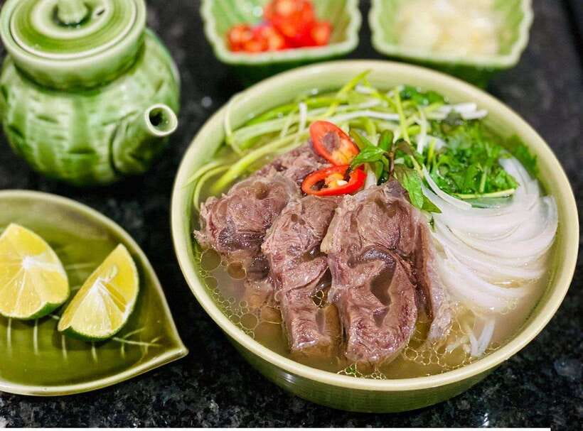 Hanoi: Street Food Tour with Train Street & Hidden Alleyways - Key points at a glance