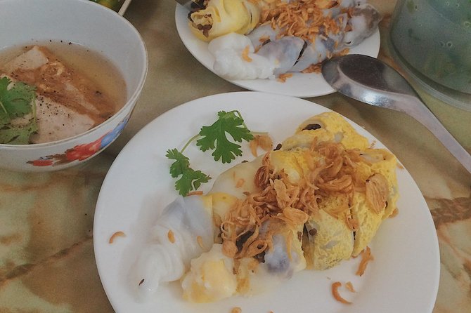 Hanoi Street Food Tour with Train Street Visit - Group size, walking, and comfort