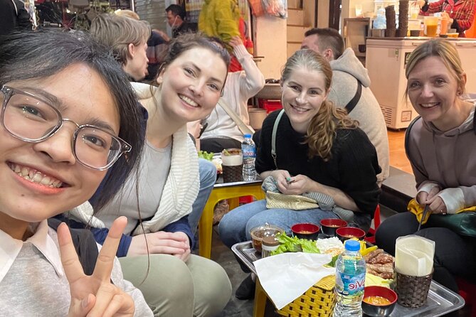 Hanoi Street Food Tour with Train Street Visit - What the food format means for your evening