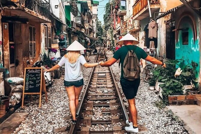 Hanoi street food walking and train street visit - The Old Quarter beyond the plate