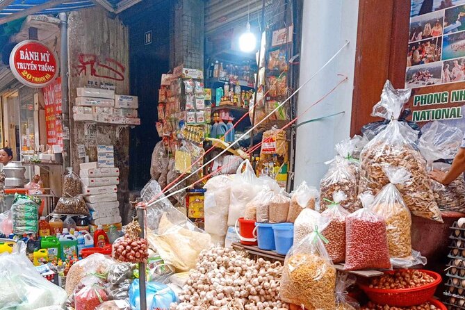 Hanoi Train Street Food Walking Tour - Dong Xuan Market in a quick ten-minute visit