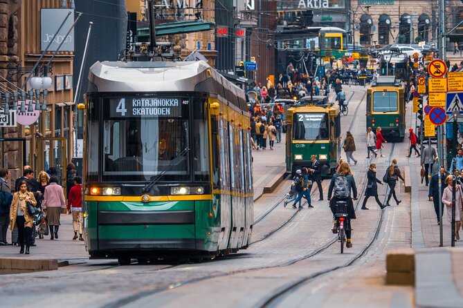Helsinki tram tour with a city planner - Senate Square sets the historical frame